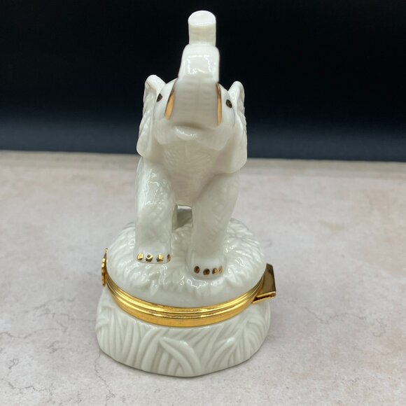 Lenox Treasures Good Luck Elephant Trinket Box 24 ct Gold Trim - Picture 6 of 10